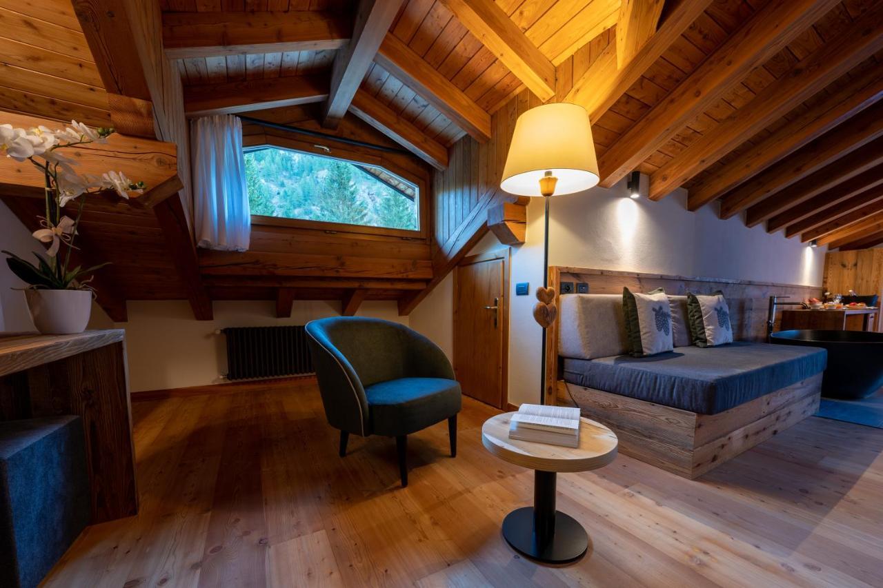 Lo Scoiattolo Hotel Gressoney-La-Trinite Exterior photo