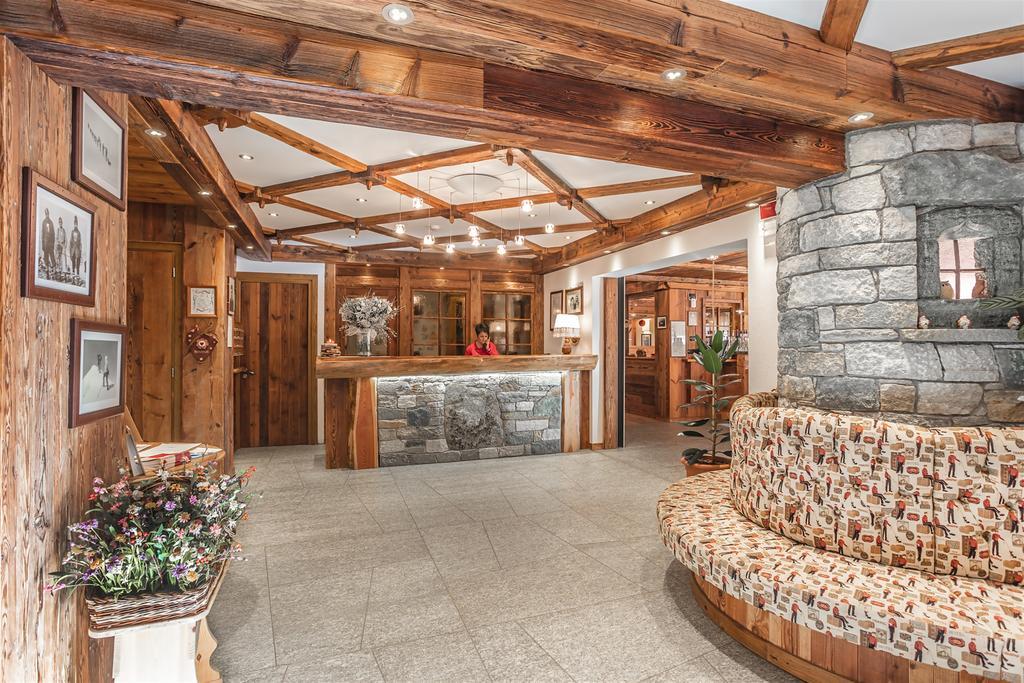 Lo Scoiattolo Hotel Gressoney-La-Trinite Exterior photo