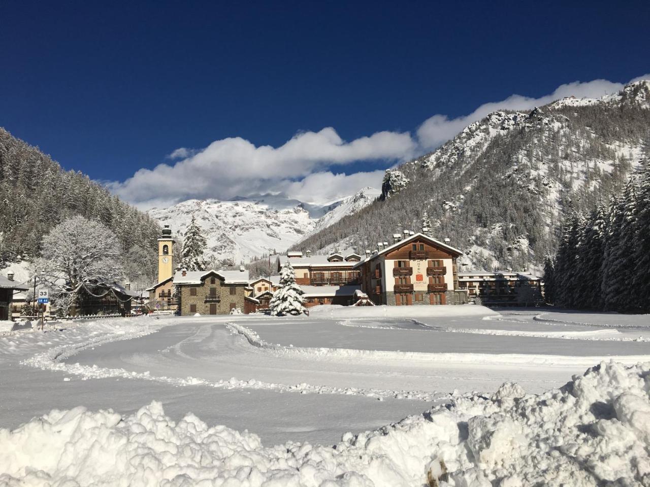 Lo Scoiattolo Hotel Gressoney-La-Trinite Exterior photo